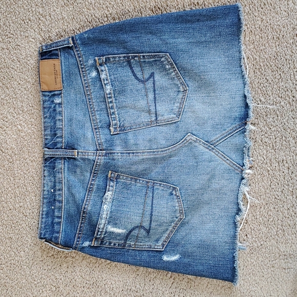 American Eagle Outfitters Blue Denim mini skirt size 2 distressed Frayed - Picture 4 of 10